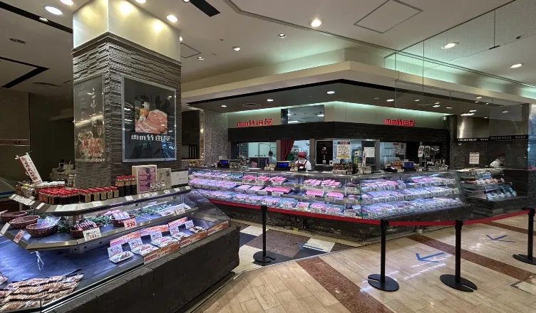 肉の竹田屋 おおとりウイングス店 店内